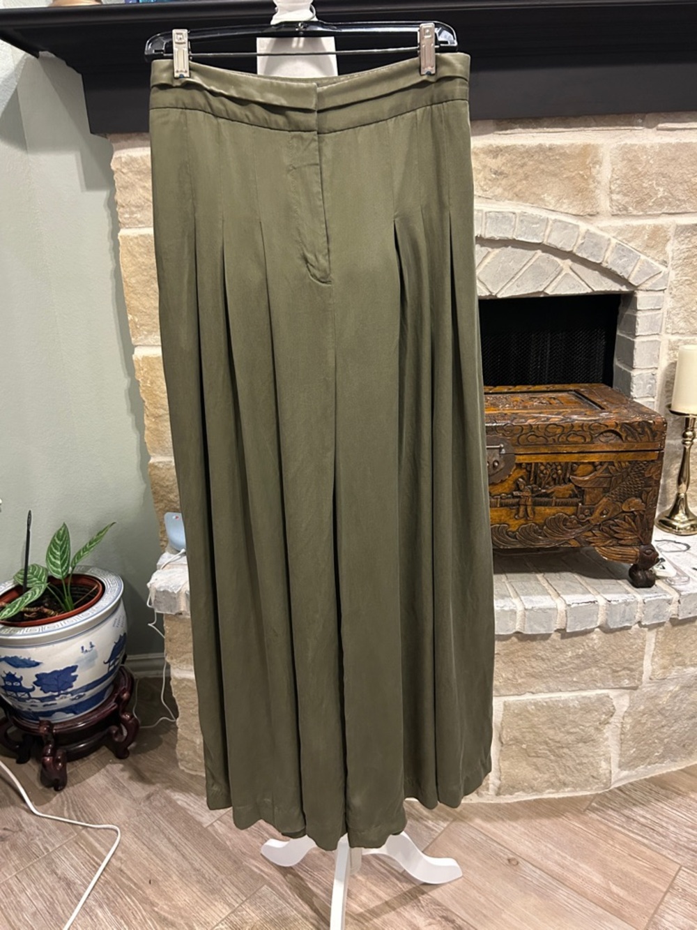 BCBGMaxAzria Olive Green High-Waist Pleated Trousers